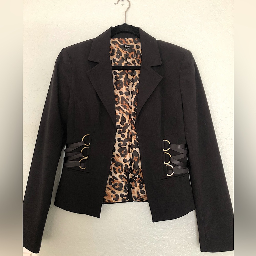 Woman’s black stylish blazer. Professional. Stylish. Size Small. Brand: Selé